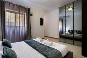 St Julians 2BDR Flat with Seaview by PMI Malta