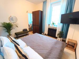 Old City Home II with parking