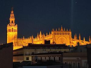 Homey Seville Brand New Arfe II Apartment Near Cathedral 8 people