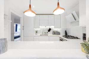 3 Bedroom Apartment Close to City of London and Canary Wharf