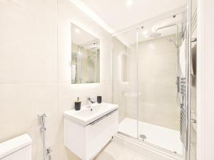 NEW Artisan Flat by Signature Stays - Modern - Spacious