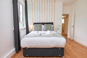 3 Bed flat in Bayswater up to 8 Guests -City break