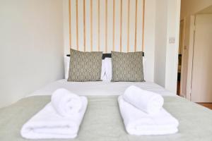 3 Bed flat in Bayswater up to 8 Guests -City break