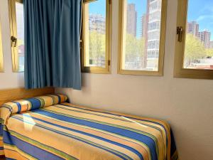 2-Bedroom Apartment with Pool in Torre Gerona near Levante Beach