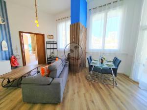 Luxury ground floor apartment in the marina