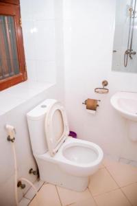 Kays place Train house apartments