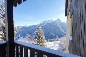 Studio with balcony near the chairlift