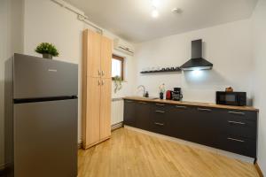 Culture at Your Doorstep - Modern 1BR in the City Center