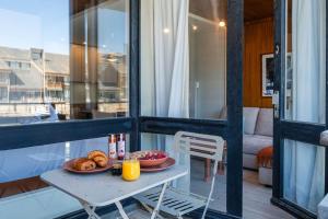 40m flat with balcony Deauville center
