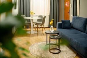 Culture at Your Doorstep - Modern 1BR in the City Center