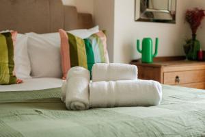 2BR Flat for 4 by Hampstead Heath