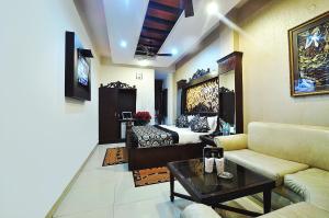 Hotel Shiva Intercontinental Just Near New Delhi Railway Station And Connaught Place