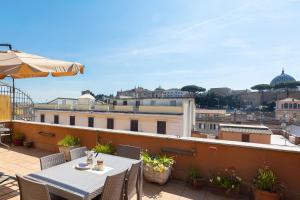 Sistina Penthouse by Rental in Rome