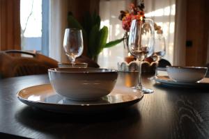 Luxe houten boshuis retreat met prive werkruimte