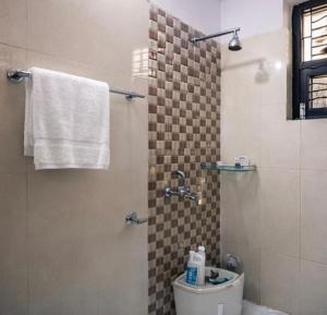 The Crown In Hotel Sector 45