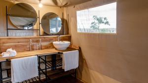 Baobab Mara Luxury Camp