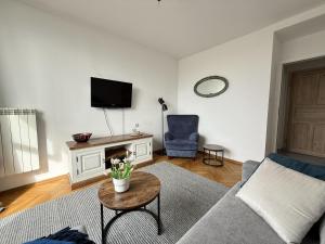 Blue Bank Square z widokiem - Old Town, National Opera