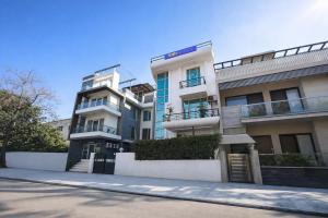 FabHotel Guru Kripa Residency