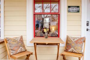 Cute 2-Bed Home, 3 Blocks From Downtown Bozeman, With A Large Yard!