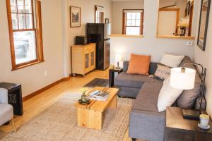 Cute 2-Bed Home, 3 Blocks From Downtown Bozeman, With A Large Yard!