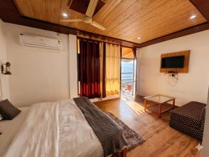 Bhimtal Treat Resort by Prospertiy Gateways