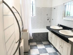 Maison familiale à Saint-Pée-sur-Nivelle avec jardin