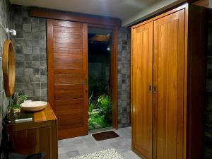 The lores villa