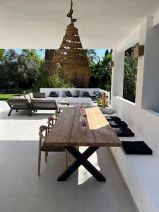 Villa Ibiza Chic à Calahonda - Piscine et Proximité Plage