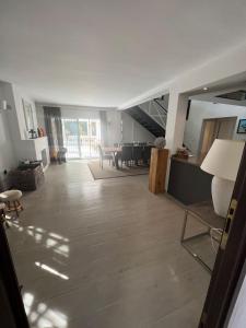 Villa Ibiza Chic à Calahonda - Piscine et Proximité Plage
