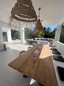 Villa Ibiza Chic à Calahonda - Piscine et Proximité Plage