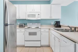 Pelican Beach Resort 1103