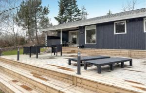Awesome Home In Ebeltoft With Wifi