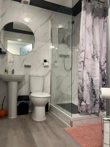 Crescent Apartment - Two bedroom