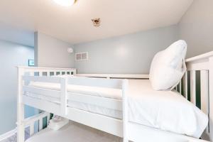 Shores of Panama, Unit 2104