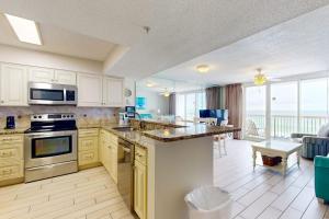 Pelican Beach Resort 502