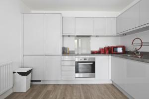 Modern 2 Bed 2 Bath with Patio Access