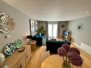 Stunning 2-bed Town Centre Apartment - Hosted by Hutch Lifestyle