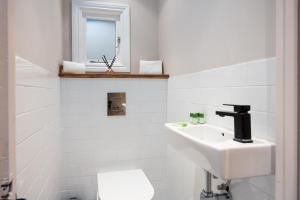 VESTO Clapham