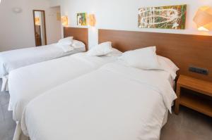 Es Mitjorn Hotel