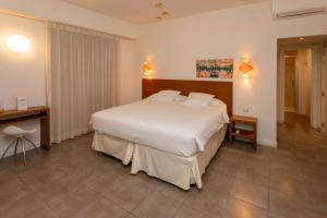 Es Mitjorn Hotel