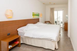 Es Mitjorn Hotel