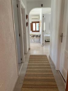 Cómodo, cuidado y céntrico apartamento a 100 metros de la playa