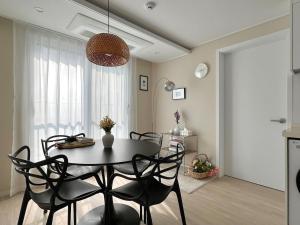 201 Newly Opened Yeonnam Hongdae 5 minutes airport bus Yeonhui 4person studio sunny and quiet stay