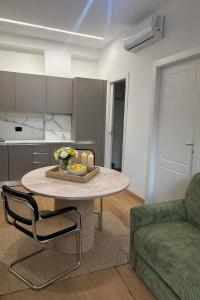 ISOLA - Design flat near Bosco Verticale