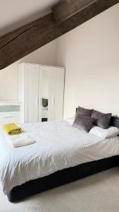 #143 Unique apartment-near Cardiff Bay-Sleeps 4- Perfect for Contractors and Small Families - Free Parking