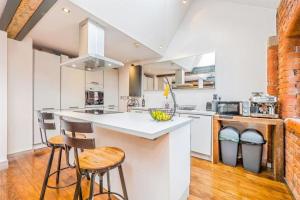 #143 Unique apartment-near Cardiff Bay-Sleeps 4- Perfect for Contractors and Small Families - Free Parking