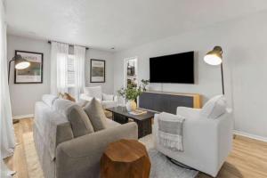 The Parkside Family Retreat Near Downtown and Walkable to Greenway