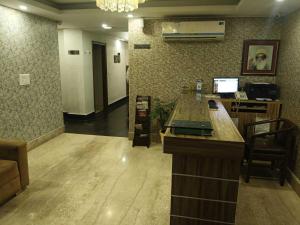 Townhouse Oak ONGC Crossway Formerly Hotel Gold Stone Comfort