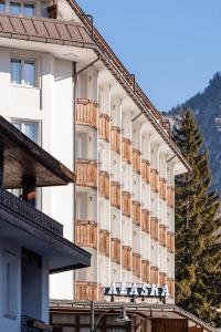 Hotel Alaska Cortina