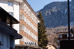 Hotel Alaska Cortina